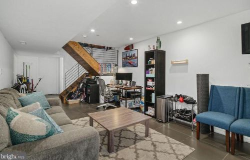 2106 Ellsworth St, Philadelphia PA 19146-2419 exterior