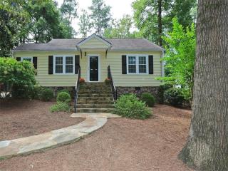 1185 Kingsley Cir, Atlanta, GA 30324-3221