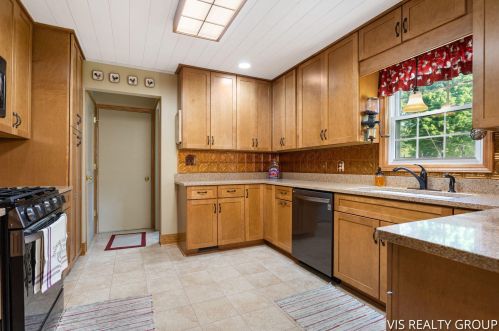 2172 Mary Ave, Meskegon MI 49444-4519 exterior