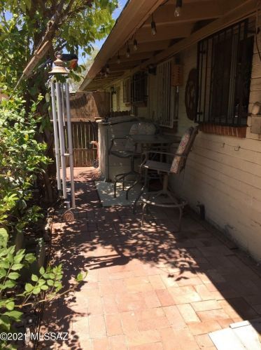 5901 Oracle Rd, Tucson AZ  85704-3827 exterior