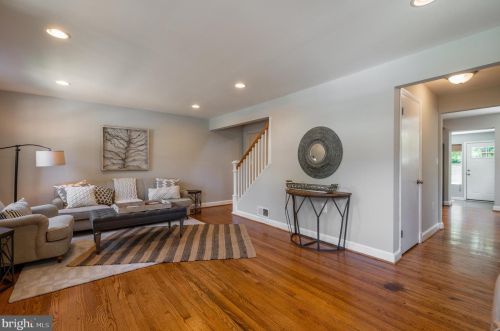 303 Raymond Ave, Alexandria VA 22301-1038 exterior