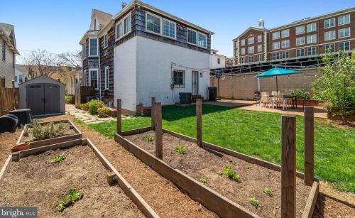 206 S St, Washington DC  20002-1571 exterior