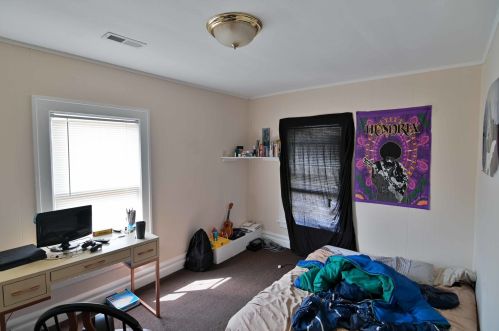 24 Philippa Ave, Waukegan IL 60085-4136 exterior