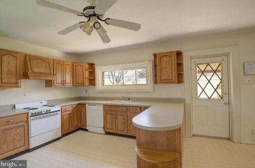 1142 Lower Ferry Rd, Trenton NJ  08618-1830 exterior