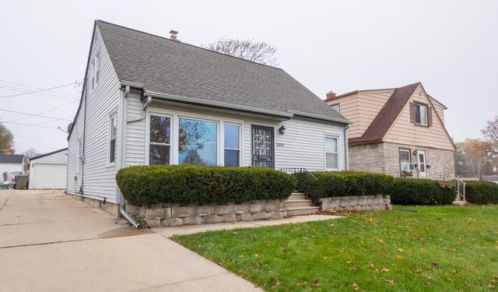2507 68th St, Milwaukee, WI 53219-2614