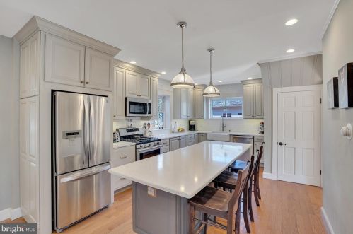 104 Morgan Ave, Riverton NJ 08077-1106 exterior