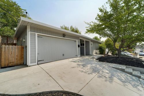 2073 Overhill Rd, Concord, CA 94520-4750