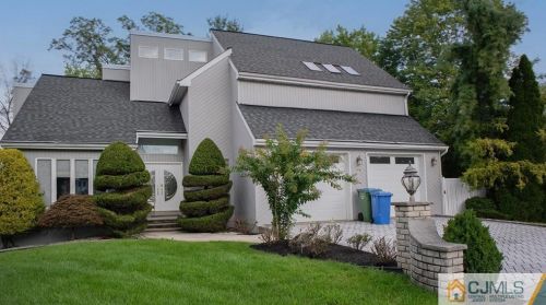 80 Revere Blvd, Edison, NJ 08820-1907