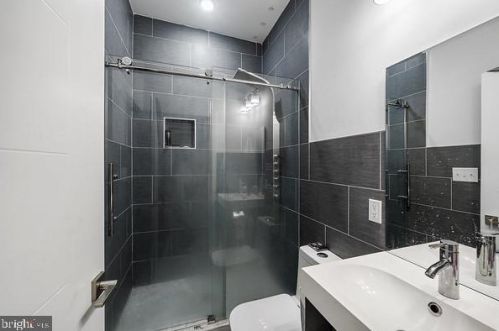 1803 6 St, Philadelphia PA 19140-2539 exterior