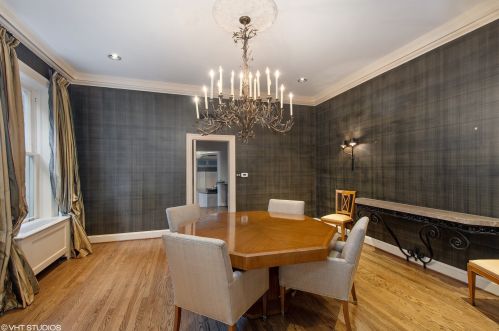 1442 Astor St, Chicago IL  60610-1615 exterior