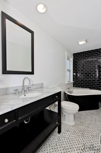 325 Douglas Ave, Bull Valley IL 60014 exterior