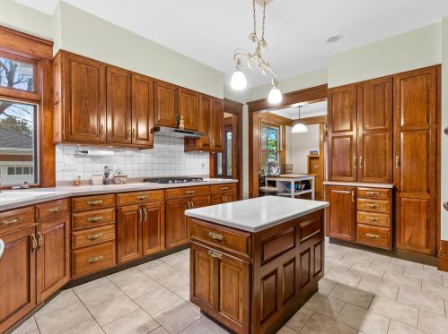 815 13 St, Manitowoc WI 54220-5101 exterior