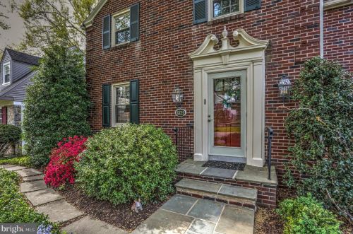 1321 Cheves Pl, Lancaster, PA 17603-4943