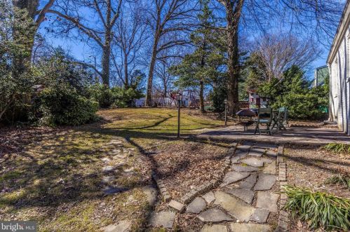 604 Forest Glen Rd, Silver Spring MD 20910-1122 exterior