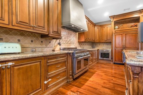 1241 Valencia Mesa Dr, Fullerton CA 92833-2220 exterior