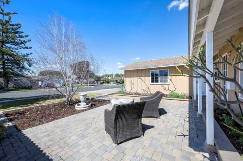 1106 Meade Ave, Fullerton CA 92833-3437 exterior