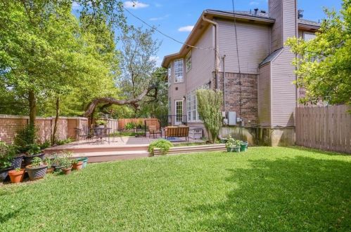 3900 Dominion Cv, Austin TX 78759-7300 exterior