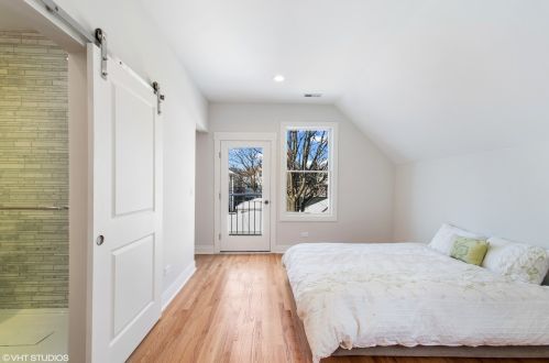 4032 Francisco Ave, Chicago IL 60618-2602 exterior