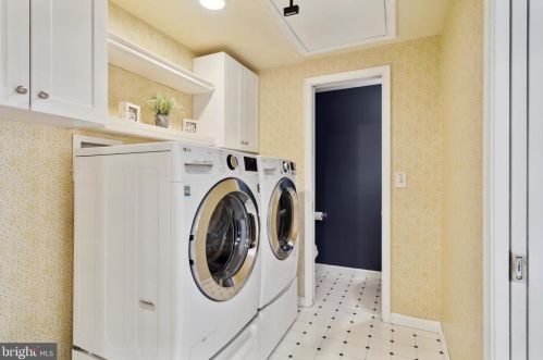 9 War Admiral Ln, Media PA 19063-5224 exterior