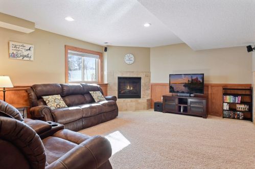 799 Ashley Dr, Chaska MN 55318-1540 exterior