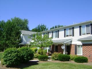 11540 Apache Dr, Cleveland OH  44130-9005 exterior