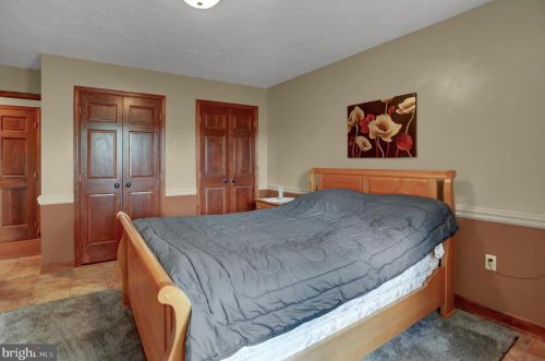 181 Primrose Ln, Hanover PA 17331-5211 exterior