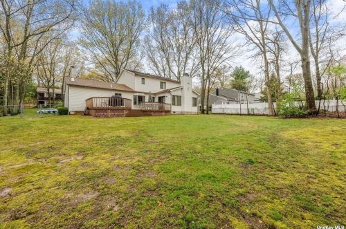 22 Long Acre Ln, Huntington Station NY 11746-7926 exterior