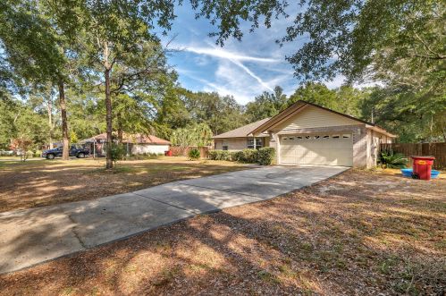 6226 Greenwood Dr, Milton FL  32570-5425 exterior