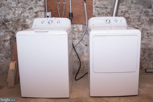 449 Chestnut St, Lancaster PA 17603-3400 exterior