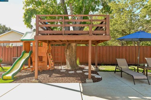 2649 Minert Rd, Concord CA 94518-2630 exterior