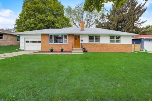 4330 Odana Rd, Madison, WI 53711-1558