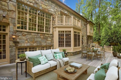 7449 Dulany Dr, Mc Lean VA  22101-2716 exterior