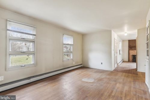 211 Ednor Rd, Silver Spring MD 20905-5134 exterior