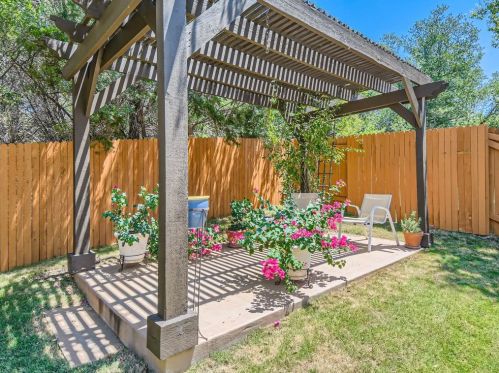 4333 Cyn Gln Cir, Austin TX 78732-2185 exterior