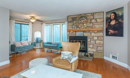 24 Trafalgar Ct, Hackettstown NJ 07840-4241 exterior