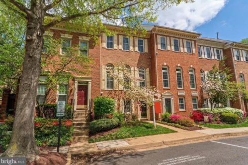 4659 Lambert Dr, Alexandria VA  22311-4942 exterior