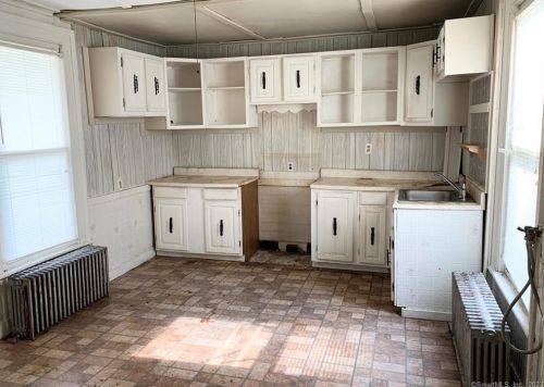 82 Pythian Ave, Torrington CT 06790-3763 exterior