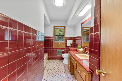 8745 Kildeer Ct, Milwaukee WI 53209-1320 exterior