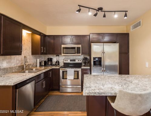 2201 Los Altos Ave, Tucson AZ  85705-5727 exterior