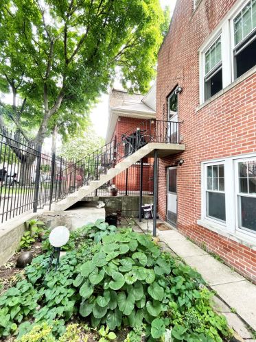 3355 May St, Chicago, IL 60608-6413