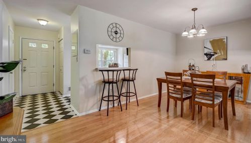 15 Pagoda Ct, Trenton NJ 08648-4830 exterior