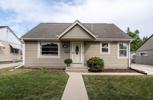 3520 96th St, Milwaukee, WI 53228-1413