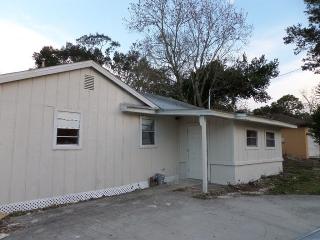 9405 19th St, Tampa FL  33612-8620 exterior