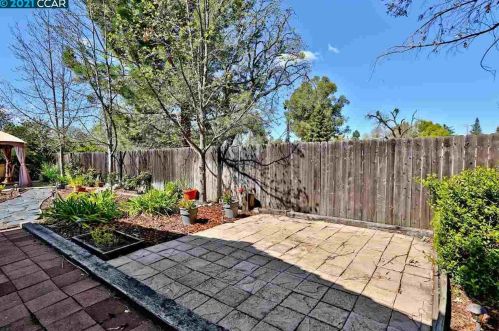 1619 St, Concord CA 94521-1001 exterior
