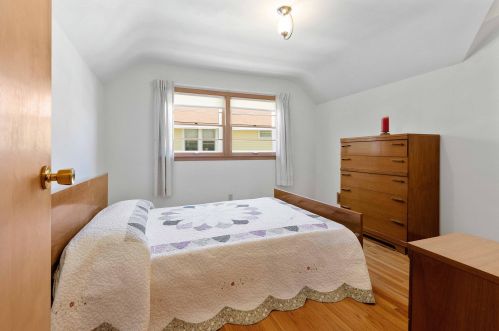 1324 20 St, Manitowoc WI 54220-5643 exterior