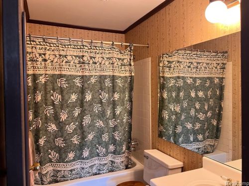 39623 Vlg Wood Ln, Novi MI 48375-4554 exterior