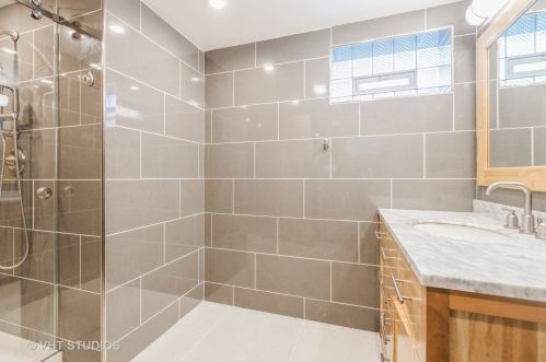 5801 Mulligan Ave, Chicago IL 60638-3430 exterior