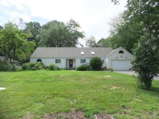 9 Forest Dr, Westport CT  06880-4124 exterior