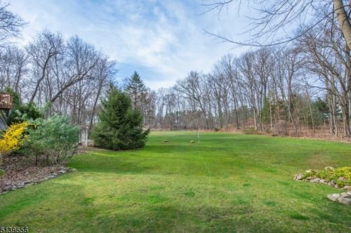 3 Basswood Dr, Parsippany NJ 07834-2812 exterior