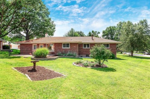 8820 Anaconda Dr, Saint Louis MO 63126-2301 exterior